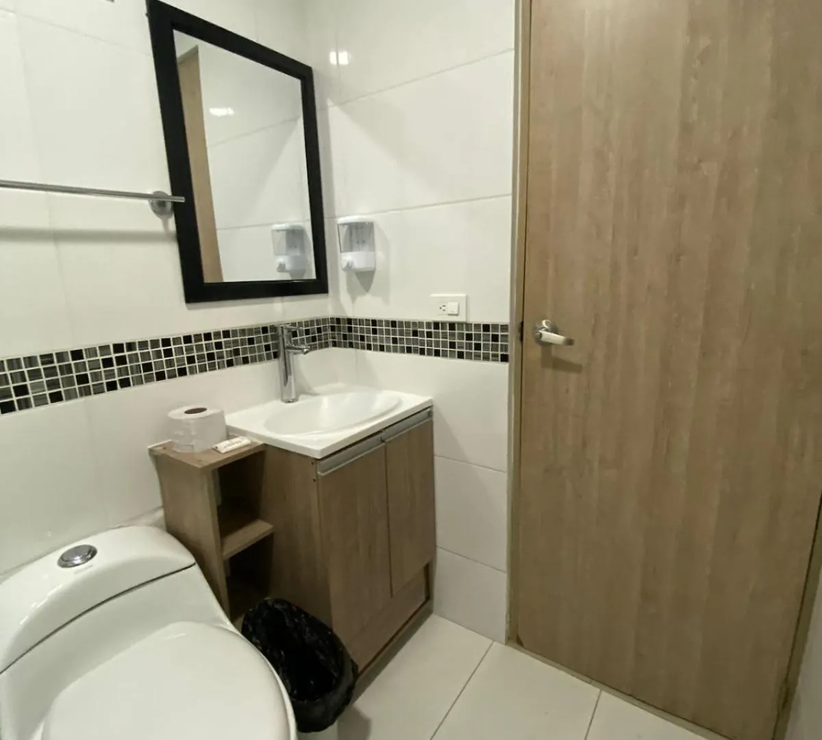 Apartaestudio Medellin Laureles Колумбия
