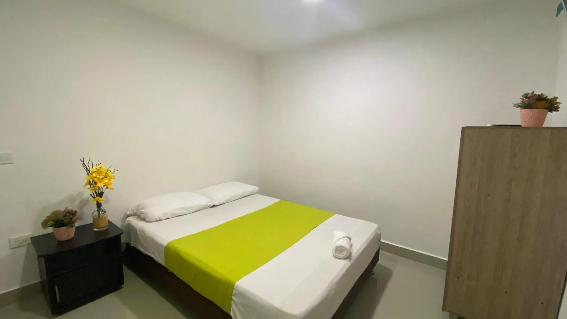 Apartaestudio Medellin Laureles Отель