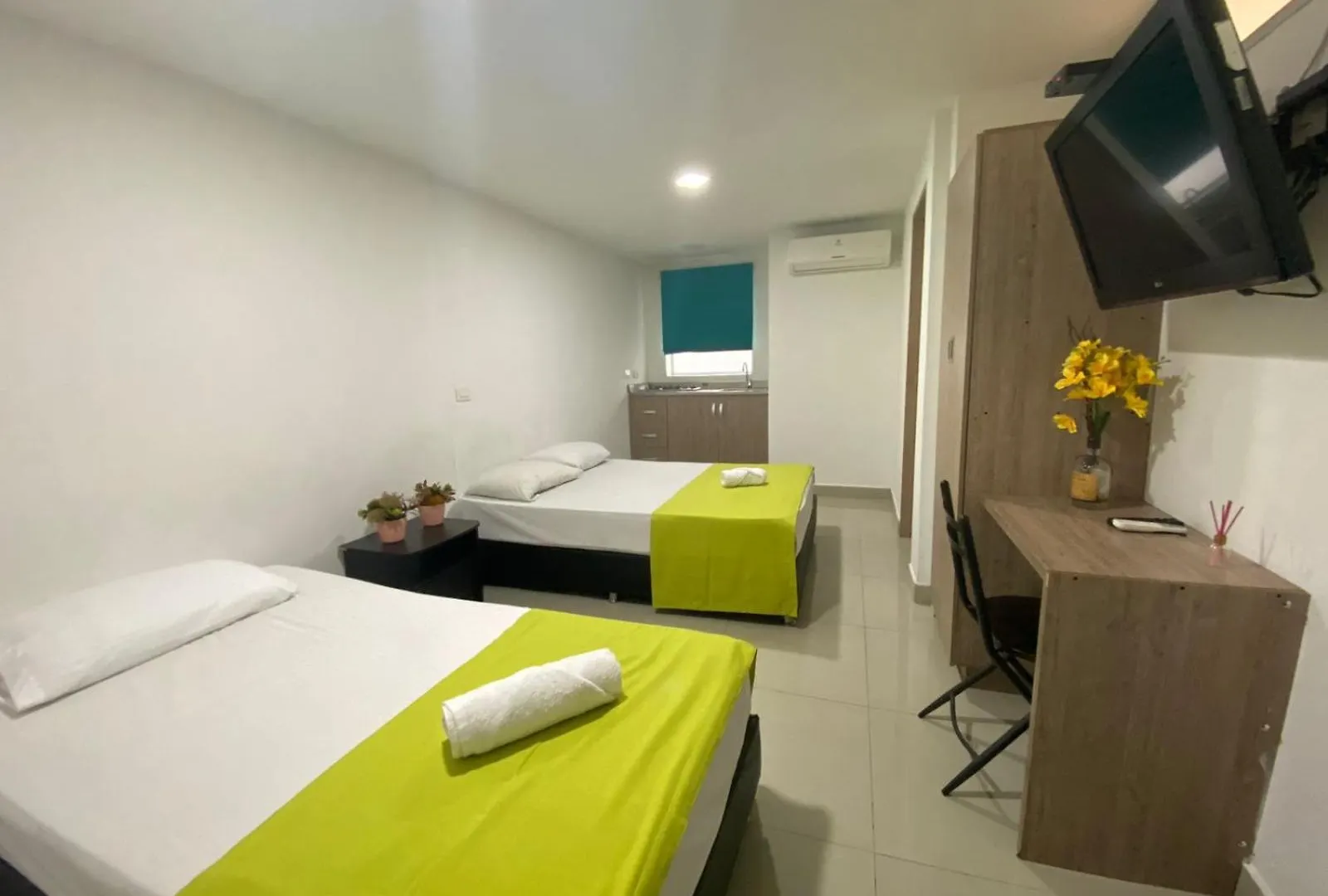 Apartaestudio Medellin Laureles 3*,  Колумбия