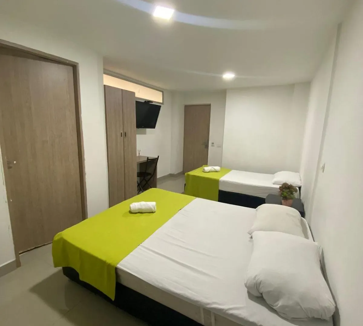 Apartaestudio Medellin Laureles Отель