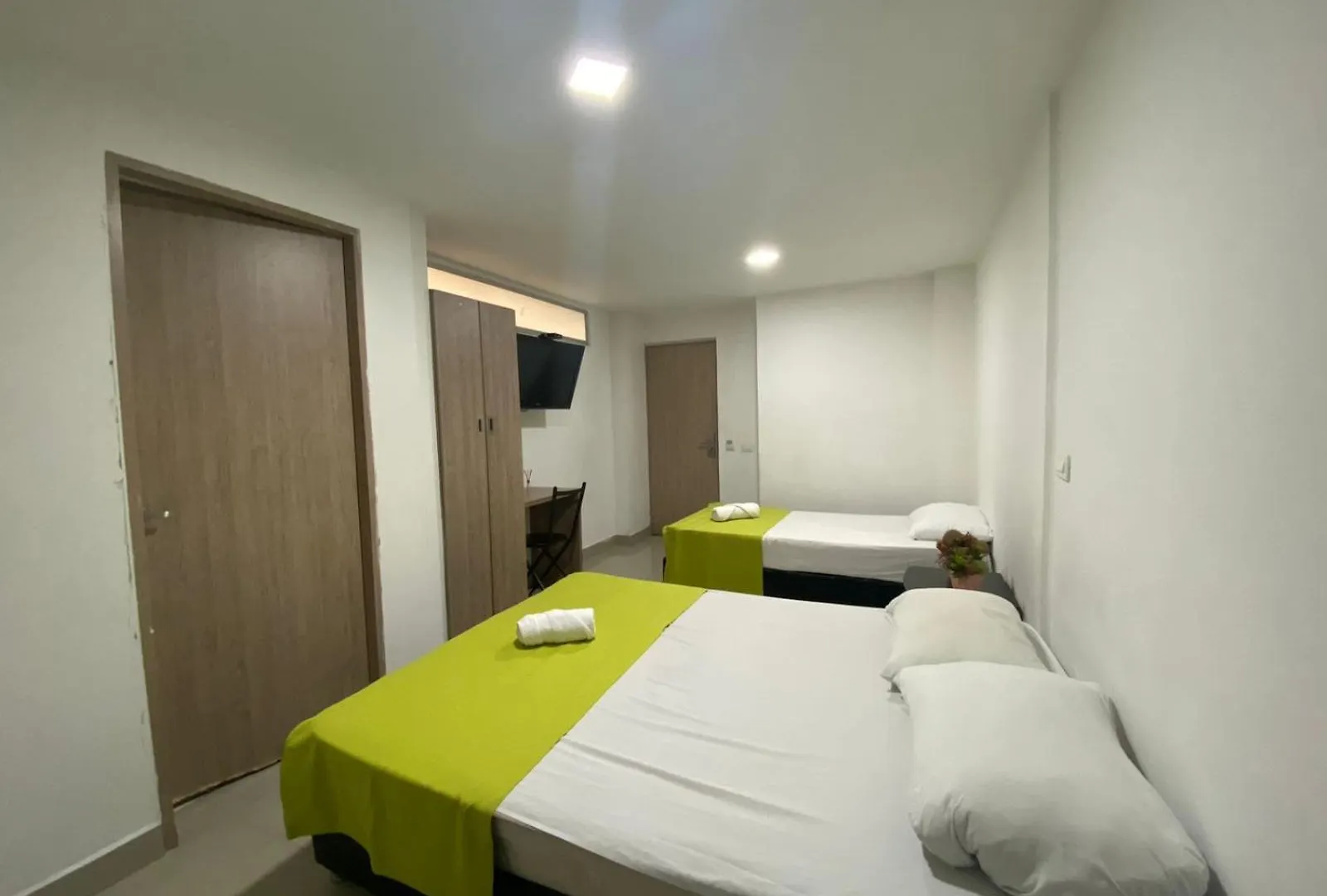 Apartaestudio Medellin Laureles Отель