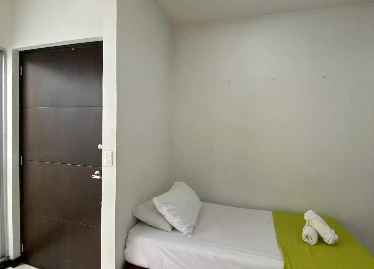 Apartaestudio Medellin Laureles Колумбия