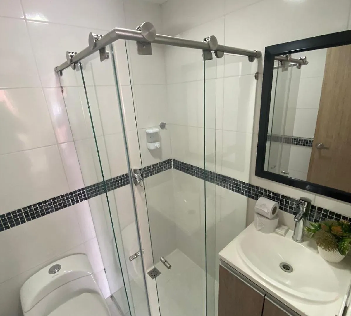 Apartaestudio Medellin Laureles 3*,  Колумбия