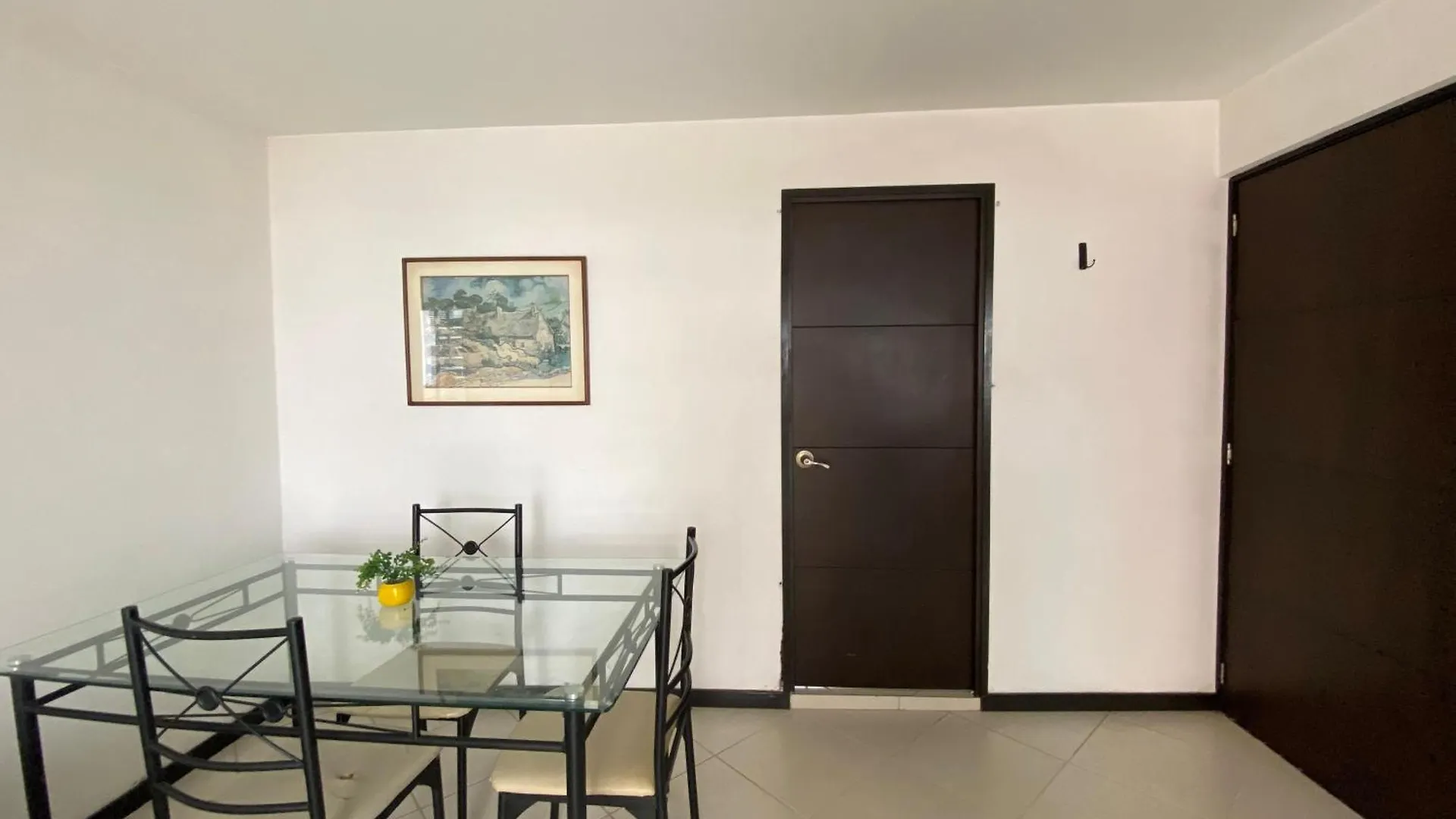 Apartaestudio Medellin Laureles Отель