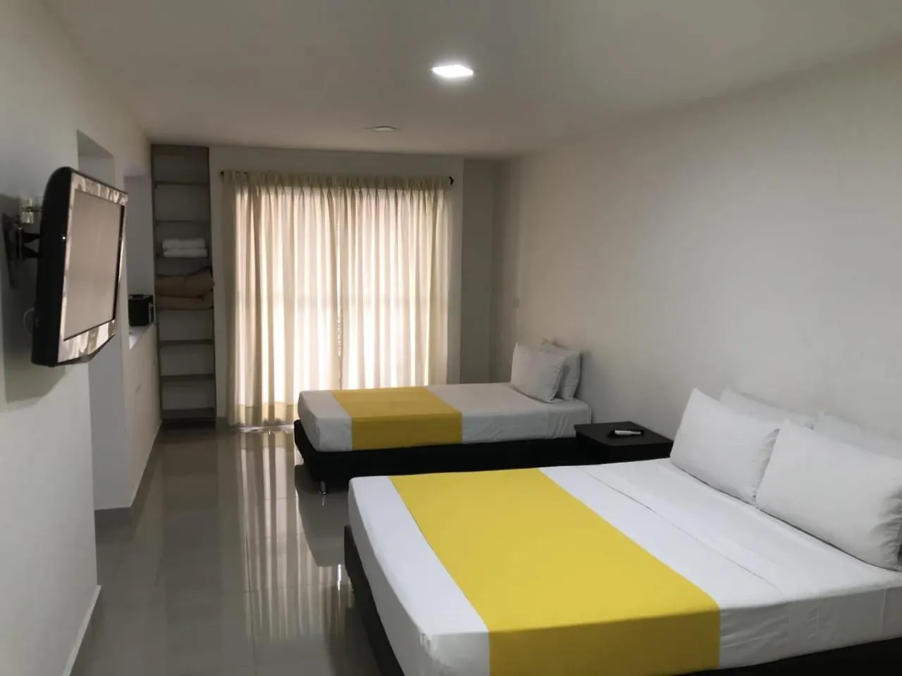 Apartaestudio Medellin Laureles 3*,